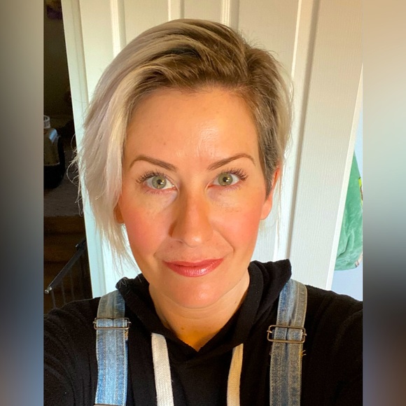 Meet your Posher, Sandra - Picture 1 of 1